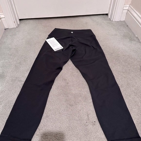 Lululemon Is Wunder Under HR Crop “23 - Brand New With Tag - Picture 2 of 6